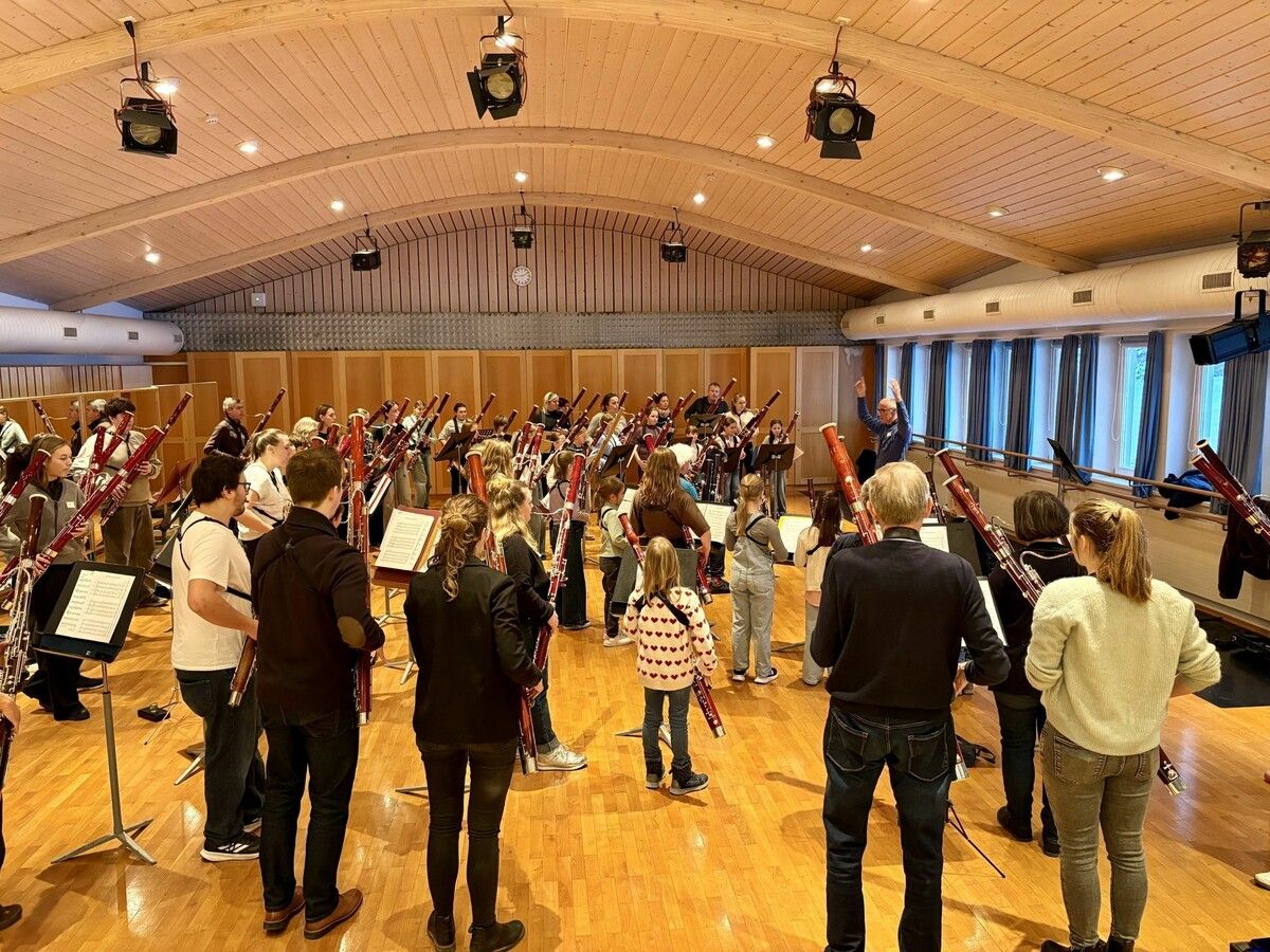 Über 50 Fagottistinnen und Fagottisten folgten der Einladung zum „Fagott-Tag 2026“. ⇒Gilbert Hirtz