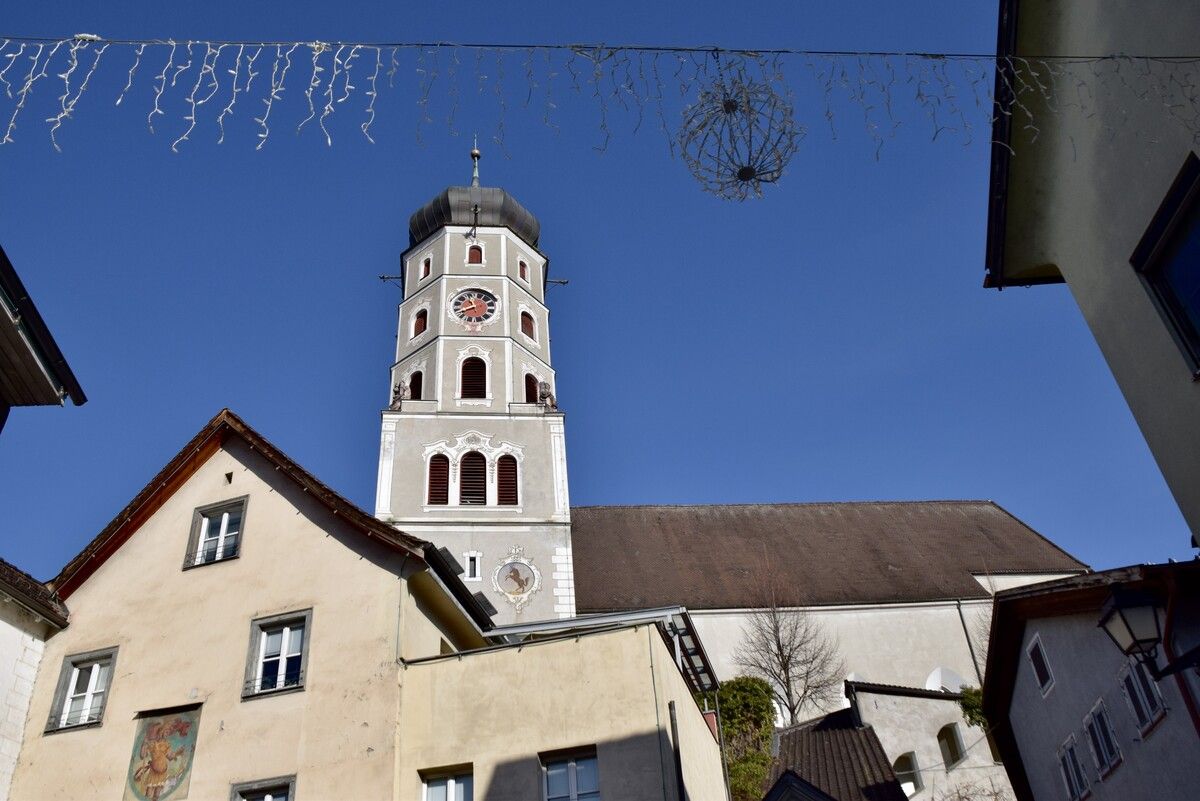 Unter dem Titel „Hat die St. Laurentiuskirche Bludenz Zukunft?“ fand am Freitagabend, 16. Jänner 2026, eine öffentliche Informations- und Beteiligungsveranstaltung in der St. Laurentiuskirche statt.⇒sco; vn/jun (2)