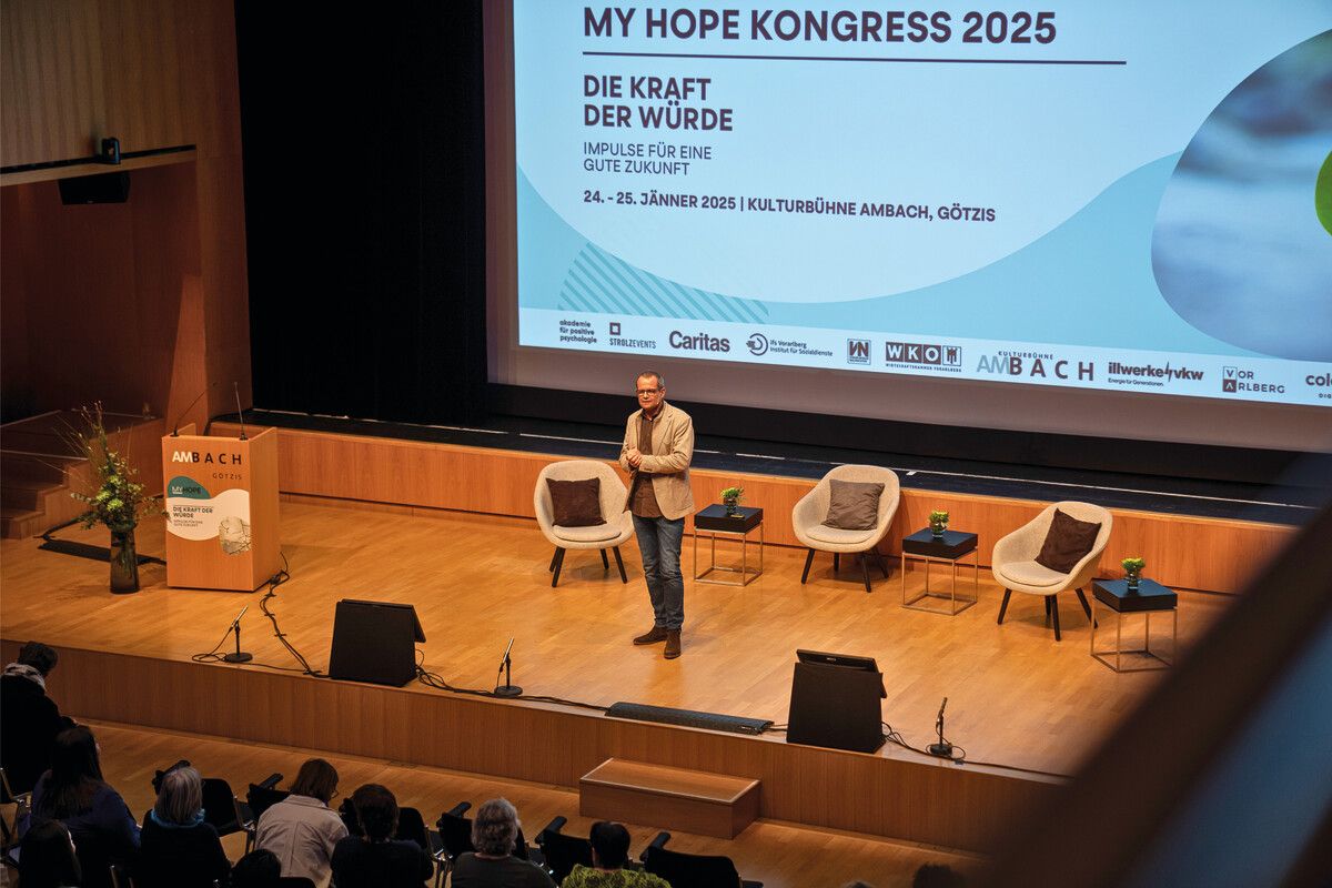VN-Abonnent:innen können 2 x 2 Tickets gewinnen für den dritte My Hope Kongress am 23. und 24. Jänner 2026 auf der Kulturbühne AMBACH in Götzis.⇒Dominik Zwerger
