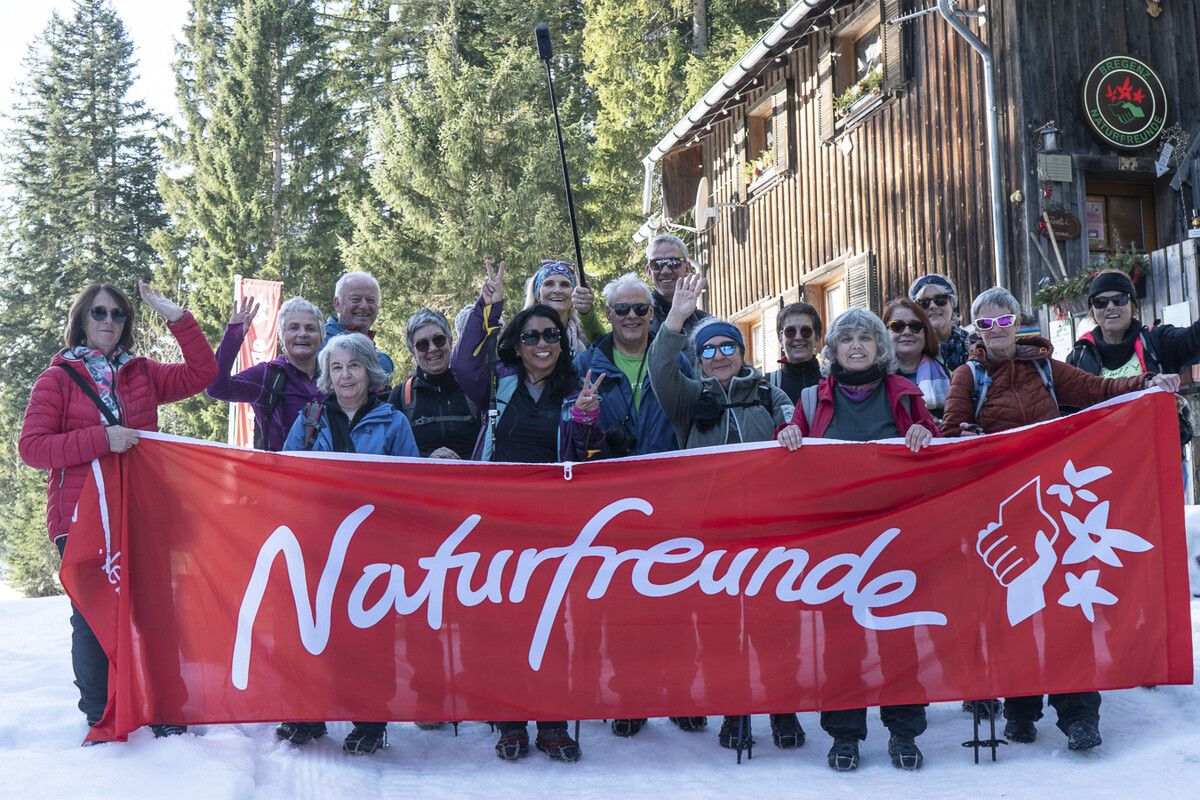 Wanderfreude im Winter: Die Naturfreunde Dornbirn genossen ihre jährliche Überraschungstour Richtung Bödele. ⇒Naturfreunde Dornbirn