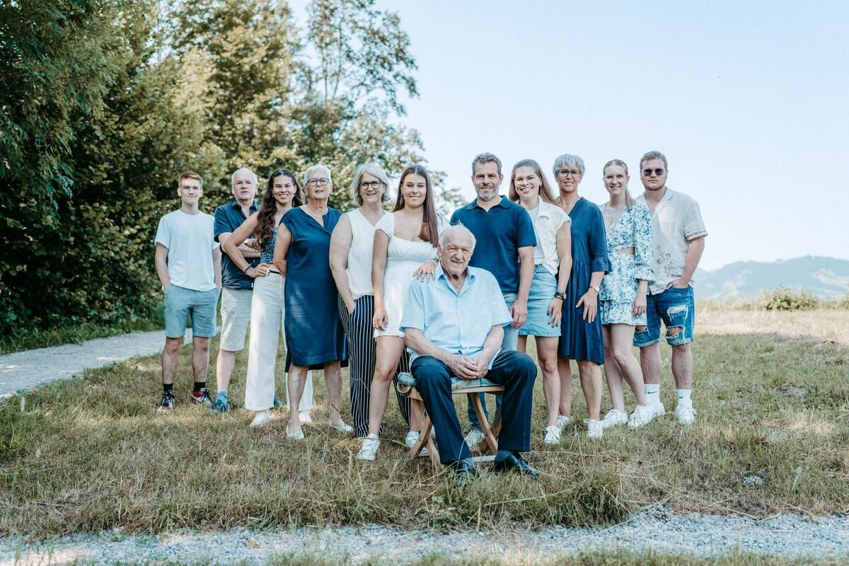 Wolfgang Vogel feierte mit seiner Familie den 80er.⇒ Elena Steurer