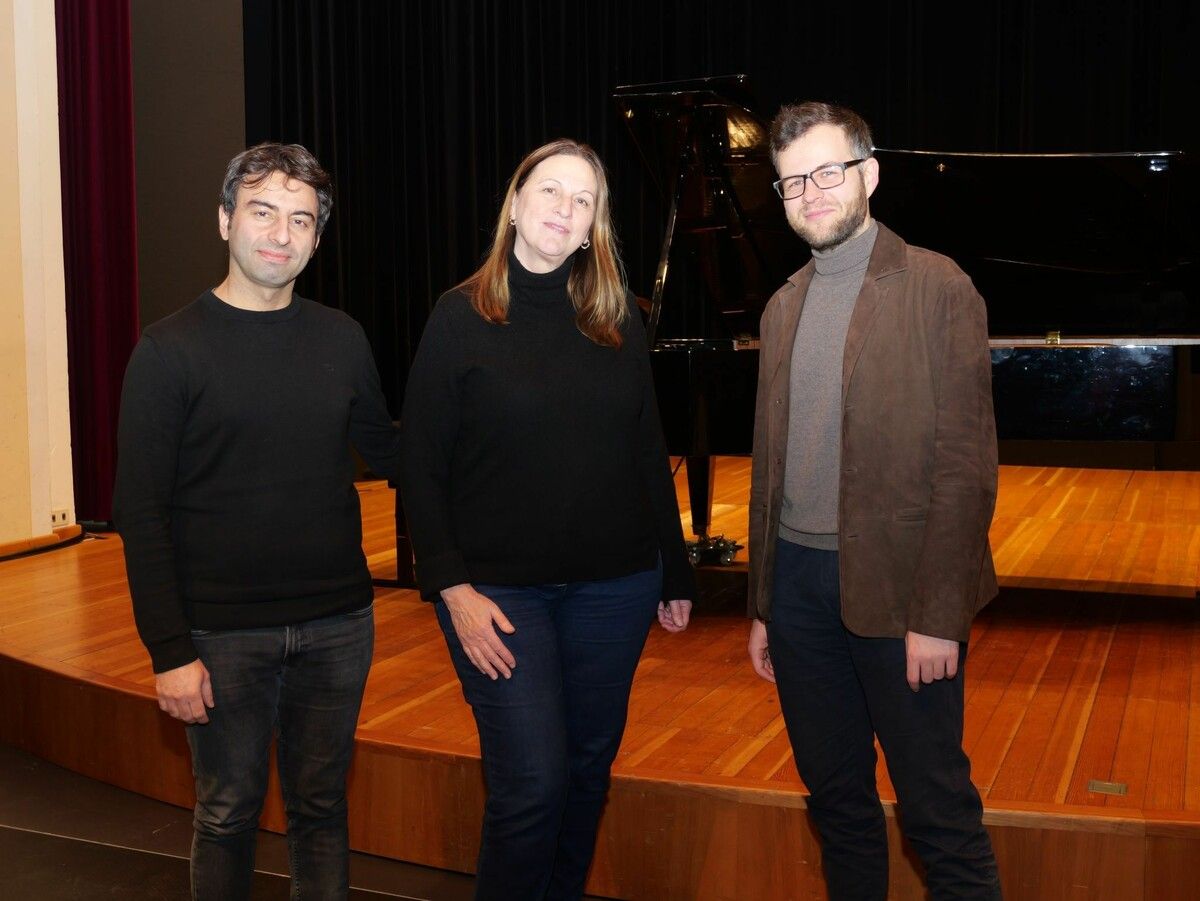 Yunus Kaya, Anna Adamik und Johannes Obermeier vereinen das geballte Klaviertalent an der Stella Vorarlberg.⇒ HE (5)