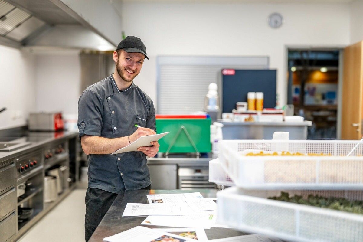 Ärgert sich über Bürokratie im Alltag: Koch Patrik Walder.⇒Beate Rhomberg