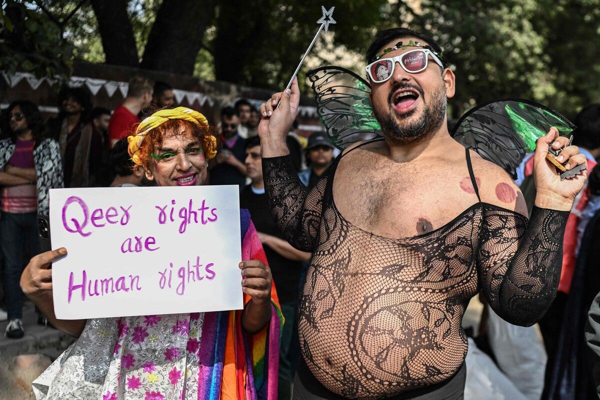 Aktivisten und Unterstützer der LGBTQ-Community nehmen an der Delhi Queer Pride Parade in Neu-Delhi teil.