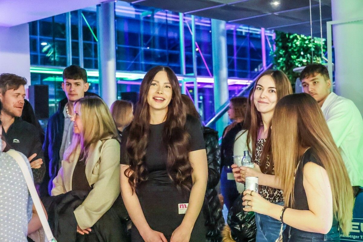 Alina Ferrari kam am Donnerstag zum großen Casting bei Russmedia in Schwarzach. Sie setzte sich beim Wildcard-Voting gegen fünf andere Teilnehmerinnen und Teilnehmer durch. VN/Steurer