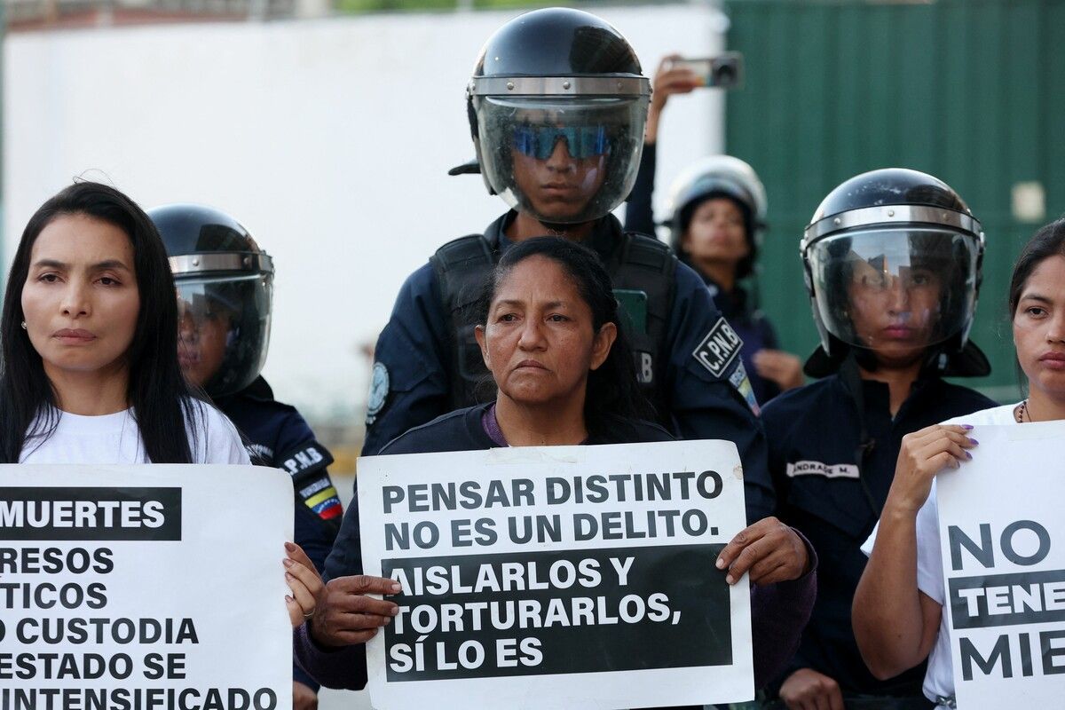 Angehörige politischer Gefangener nahmen an einer Protestaktion vor dem Gefängnis der Bolivarischen Nationalpolizei Zone 7 in Caracas teil.