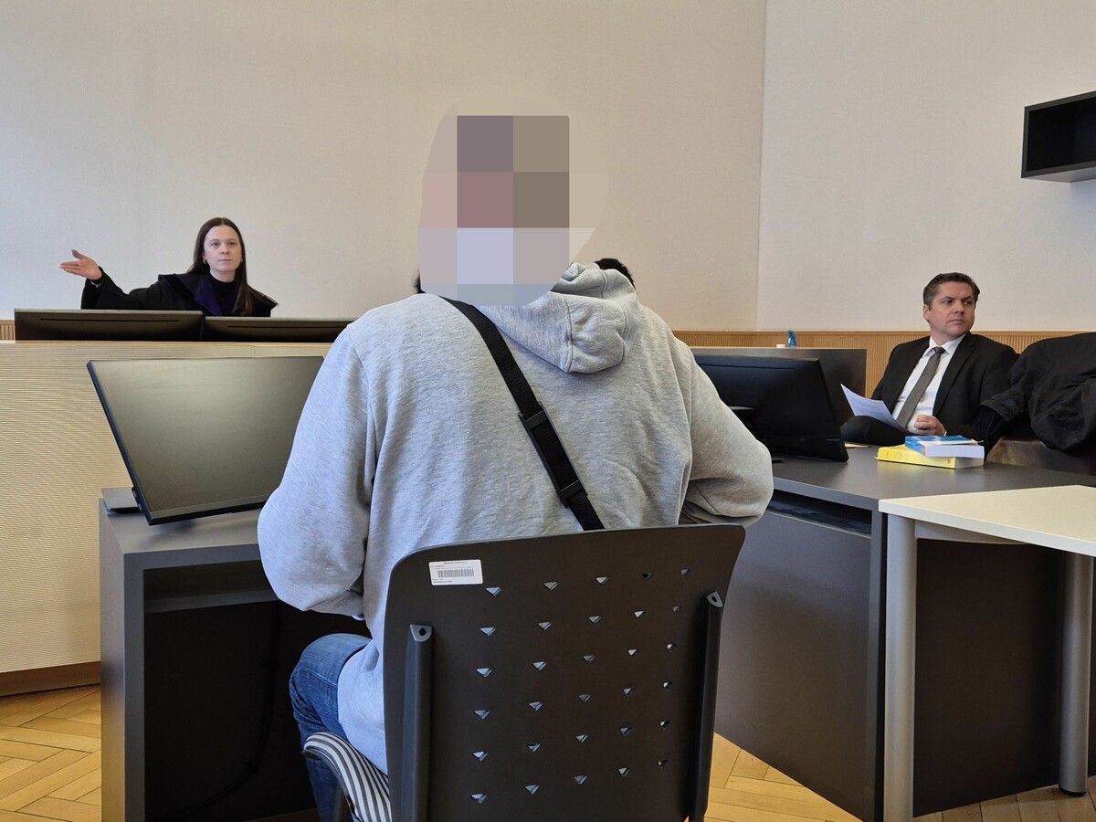 Auch bei der Verhandlung vor Gericht zeigte sich der Betroffene als wirr und eingeschränkt.⇒Eckert