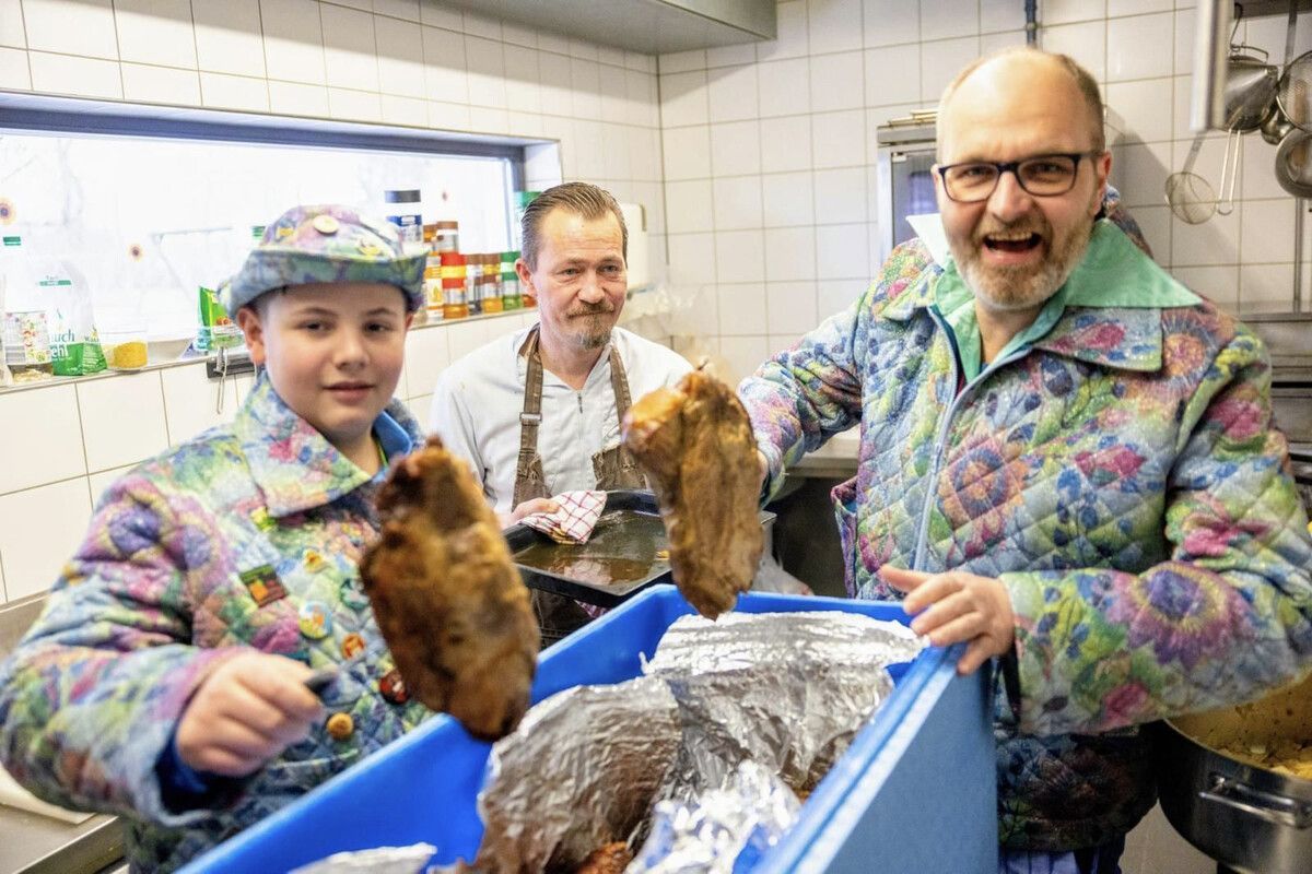 Auch heuer findet wieder das traditionelle Bratenstehlen statt. ⇒Harder Welloruschar