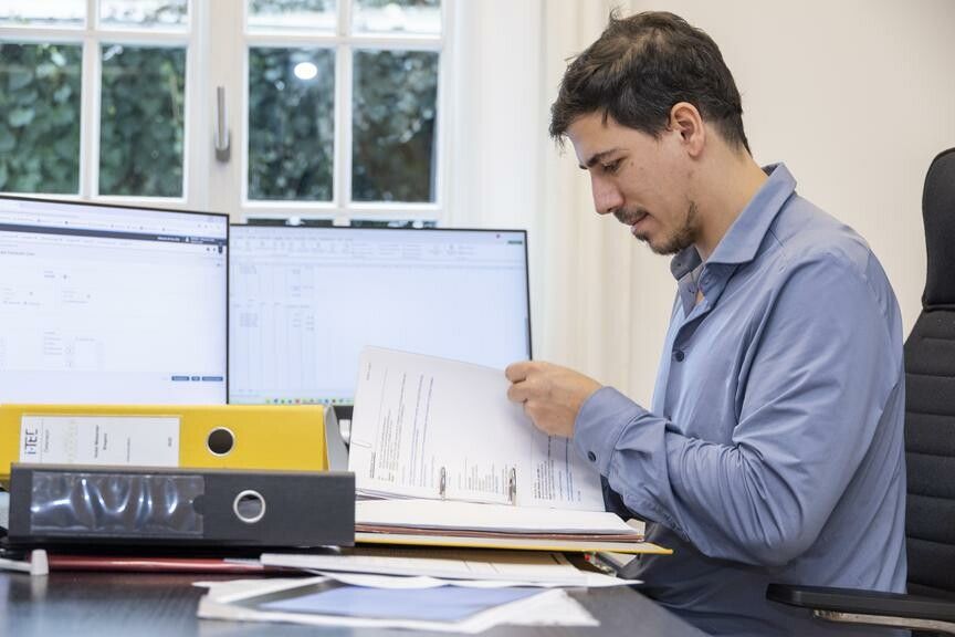 Ausufernde Bürokratie drückt auf die Stimmung der heimischen Wirtschaft. Für Investitionen sei sie ein Hemmschuh, sagt Martin Haim. ⇒VN/Paulitsch