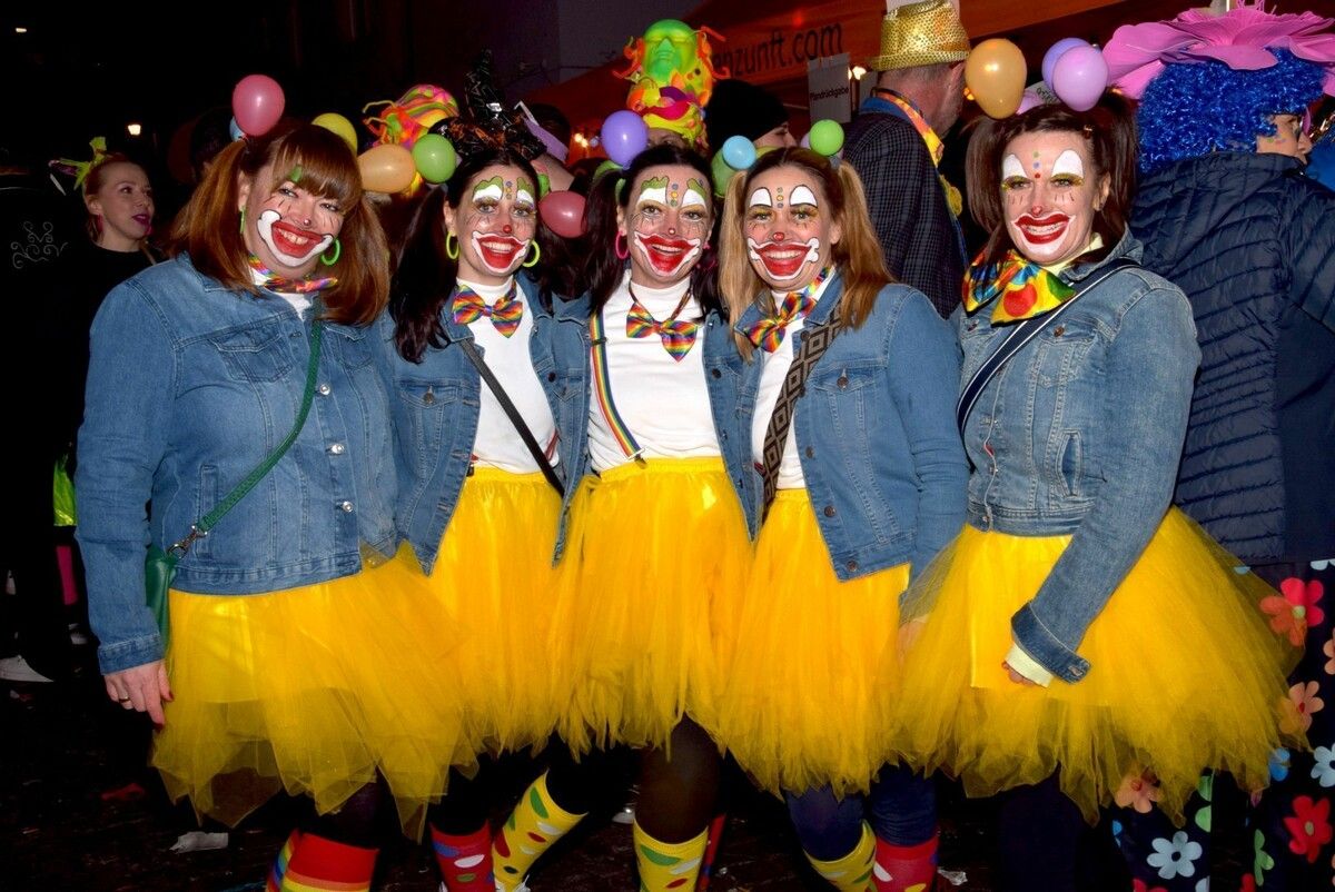 Bei der Jörimeile bevölkern zahlreiche Mäschgerle das Städtle. ⇒SCO