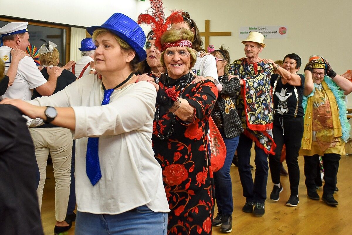 Beliebter Oldie-Faschingsnachmittag in Lochau: Die Eintrittskarten für das Faschingskränzle waren restlos ausverkauft. ⇒Gemeinde Lochau