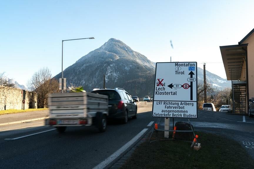 Da die Abfahrverbote die Situation für die Anrainer aus Sicht der Behörden verbessert haben, gelten sie auch im Februar.⇒VN/Stiplovsek