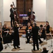 Jugendliches Feuer am Ölrain