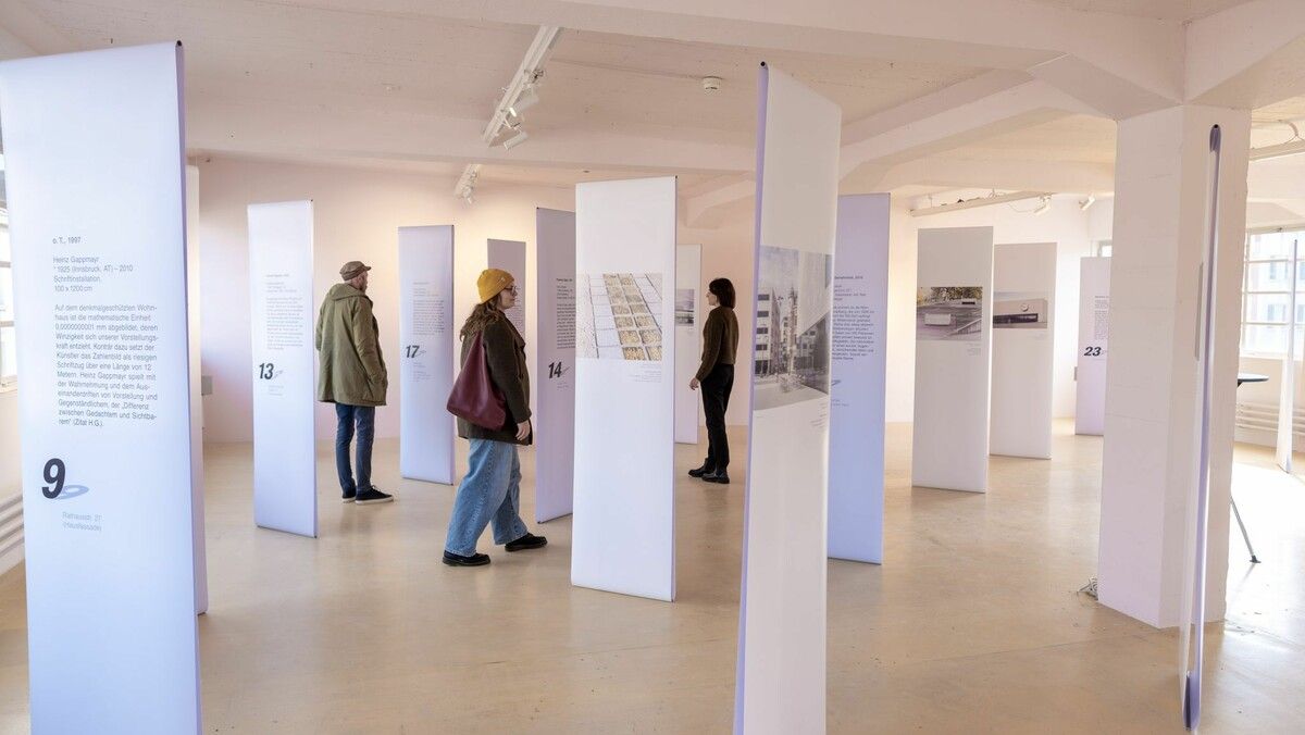 Das Rahmenprogramm beleuchtet Kunst im öffentlichen Raum aus unterschiedlichen Perspektiven.⇒Stadt Bregenz