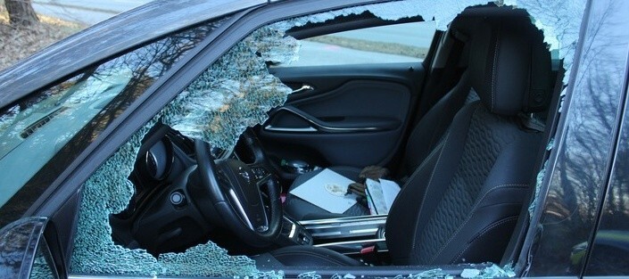 Der Beschuldigte hatte Ende vergangenen Jahres in Bregenz insgesamt 21 Pkw aufgebrochen.⇒symbol/Polizei