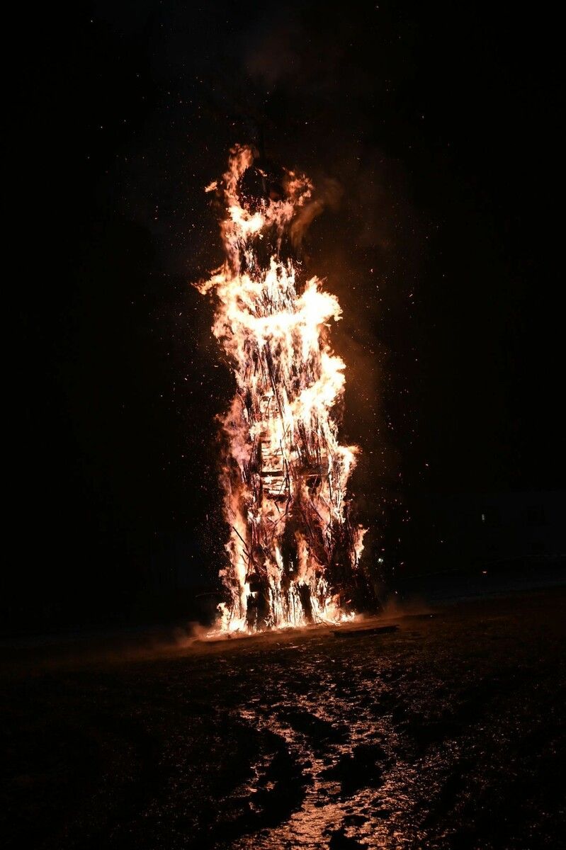 Der Brazer Jubiläumsfunken brannte lichterloh auf dem neuen Funkenplatz im Gavril.⇒DOB