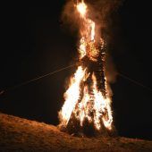 Klein und fein loderte es auf dem Ardetzenberg