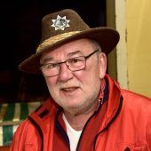 Funkenfeuer erhellt den Vandanser Nachthimmel