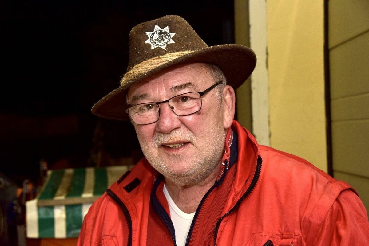 Der Funkenzunft Montafon Vandans, deren Funkenkanzler er 15 Jahre lang war, gehört Heinz Scheider seit dem Jahr 1989 an.⇒Gerhard Scopoli (2)