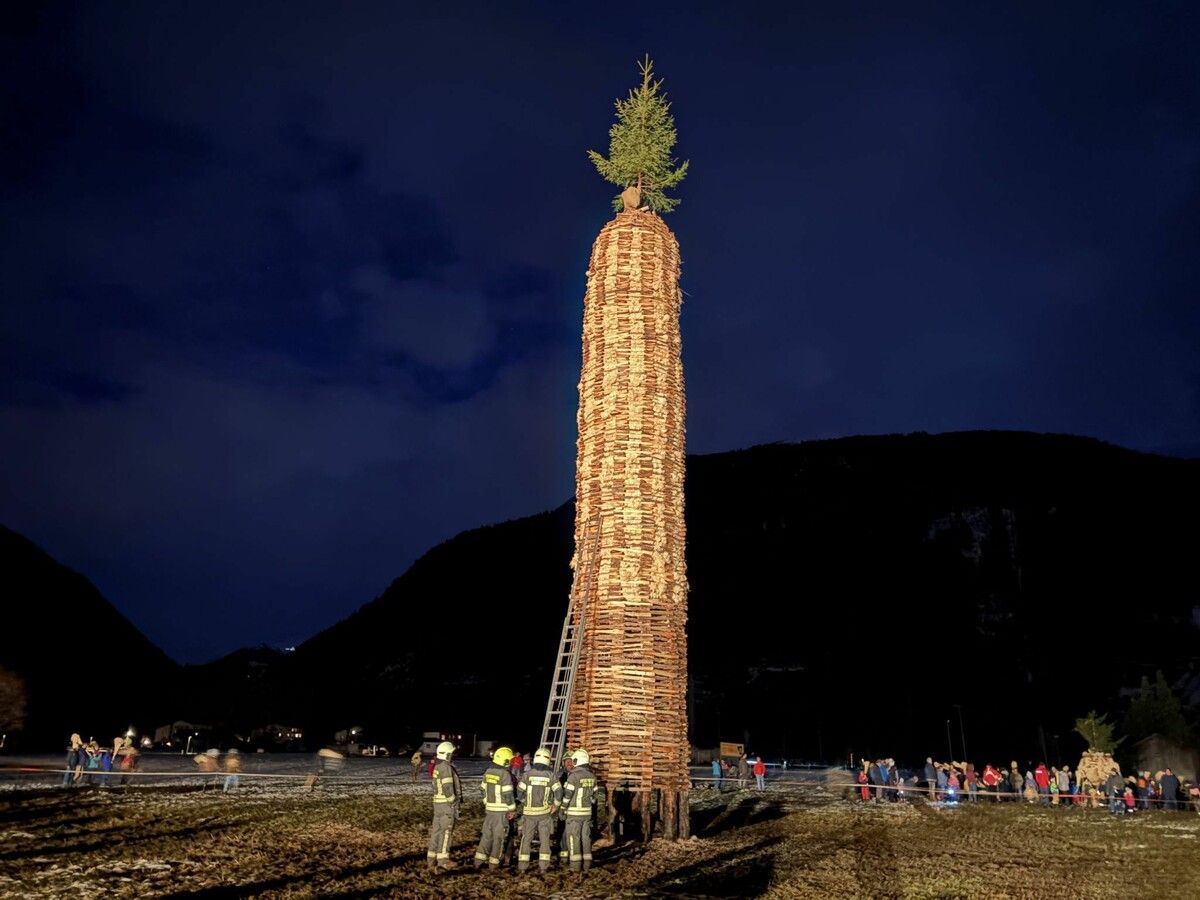 „Der Schrunser Funken bringt die Menschen zusammen“, sagt der Schrunser Funkenmeister Martin Prautsch. ⇒SCO