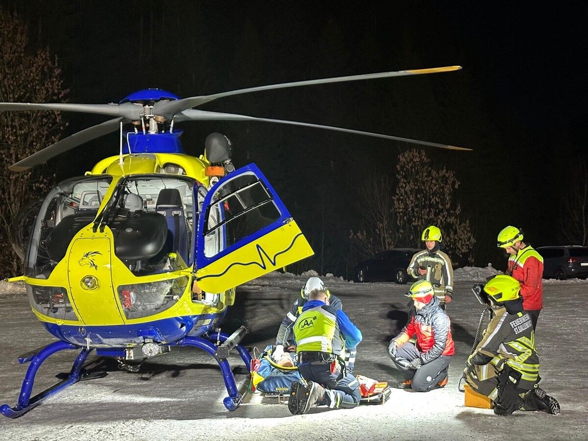 Der Verletzte wurde mit dem Liechtensteiner Rettungshubschrauber zum LKH Feldkirch geflogen.⇒Alpine Air Ambulance AG