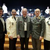 Polizei- und Militärmusik spielten auf