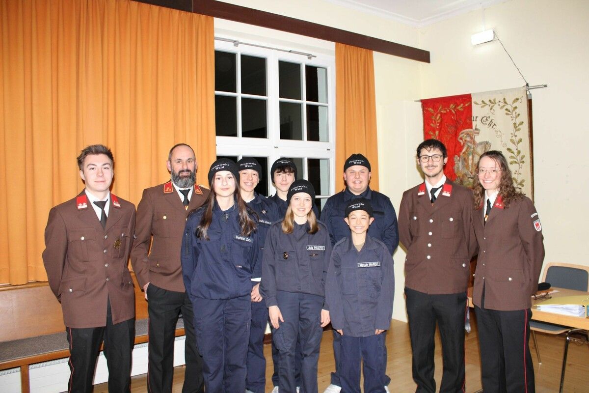 Die Feuerwehr Wald ist stolz auf ihre Feuerwehrjugendlichen.⇒ Feuerwehr Wald a. A. (3)