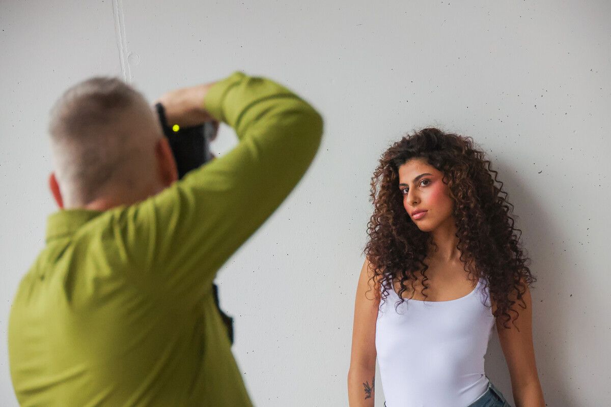 Die Finalistinnen und Finalisten dürfen sich unter anderem auf ein Sedcard-Shooting freuen.⇒VN/Steurer