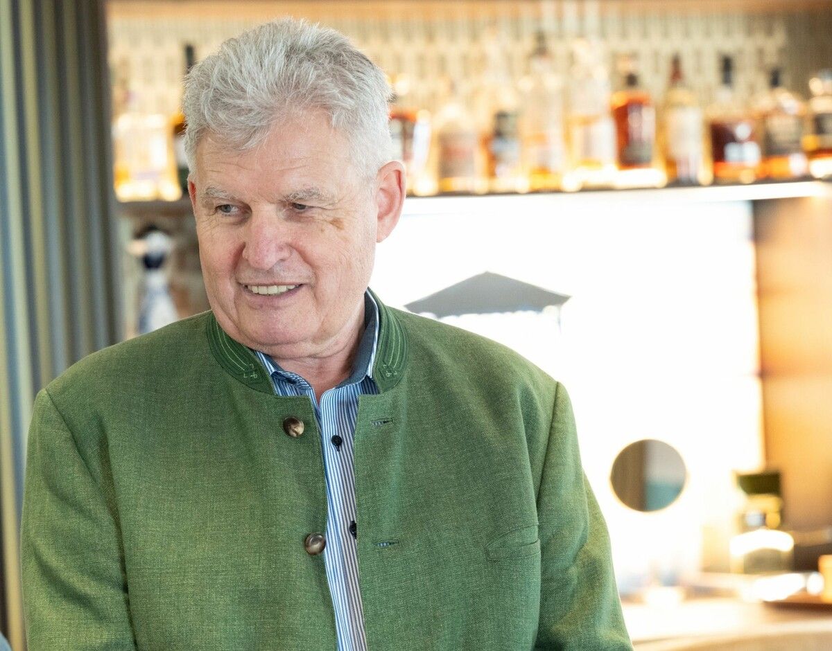 Die Jäger um Bezirksjägermeister Hans Metzler fordern Sachlichkeit.