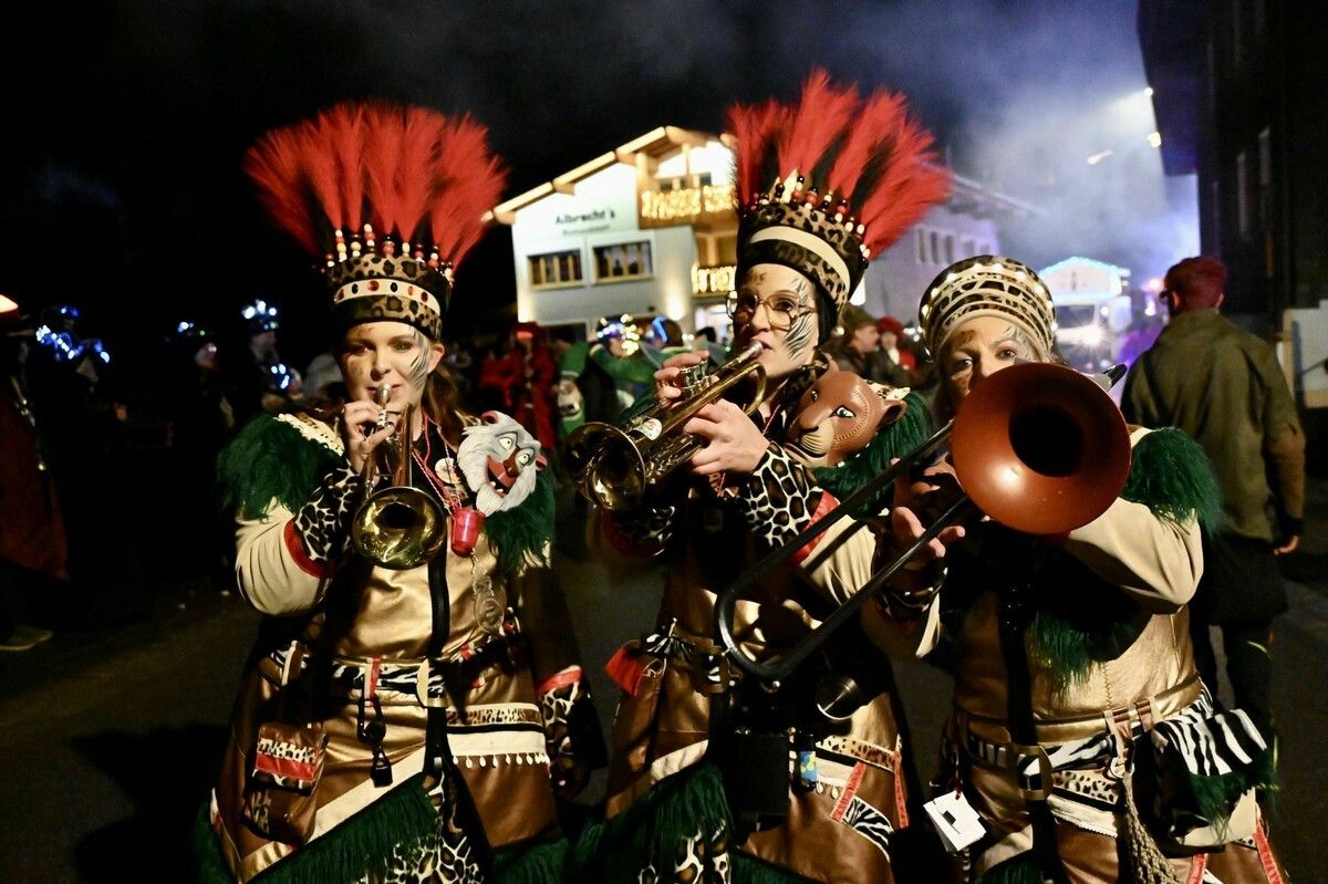 Die Klostertaler Rutschifenggen in ihrem Element.⇒dob (3)