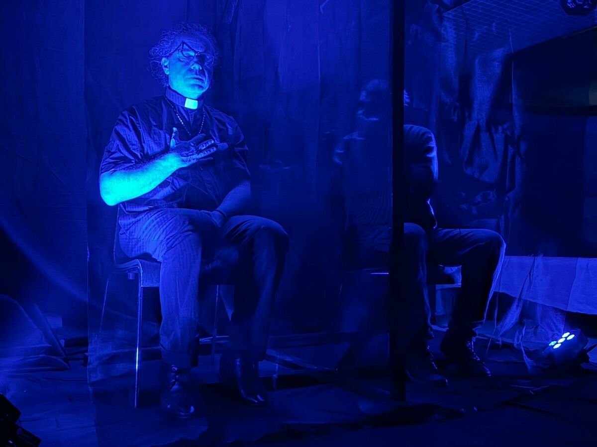 Die Kulturmeile Alberschwende und der Familienverband Alberschwende laden zur Inszenierung des Romans „Die Summe des Ganzen“ ein.⇒Benjamin Koeck