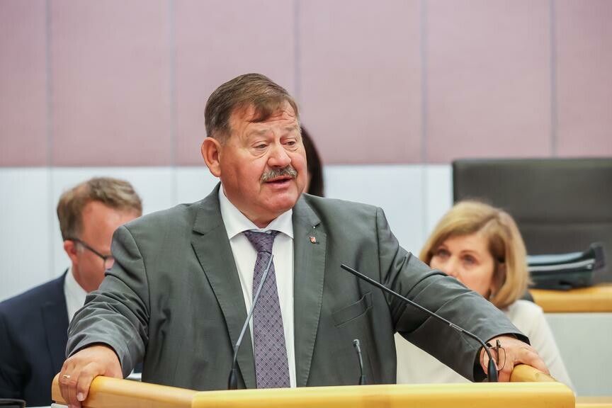 Die Landtagsopposition fordert ÖVP und FPÖ auf, nach den Aussagen von Hubert Kinz Konsequenzen zu ziehen. ⇒VN/Shourot