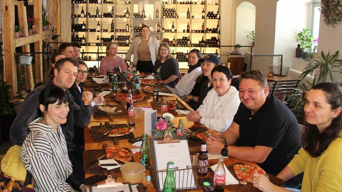 Die Mittagspause wurde auch dazu genutzt, das Vorgetragene im Gespräch zu vertiefen. ⇒STP