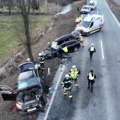 Fünf Verletzte bei  Frontalcrash auf der L200