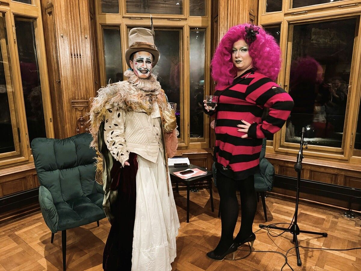 Drag King Eric und Drag Queen Bürgerschreck begeisterten mit ihrer Performance das Publikum.⇒Sigrid Juen