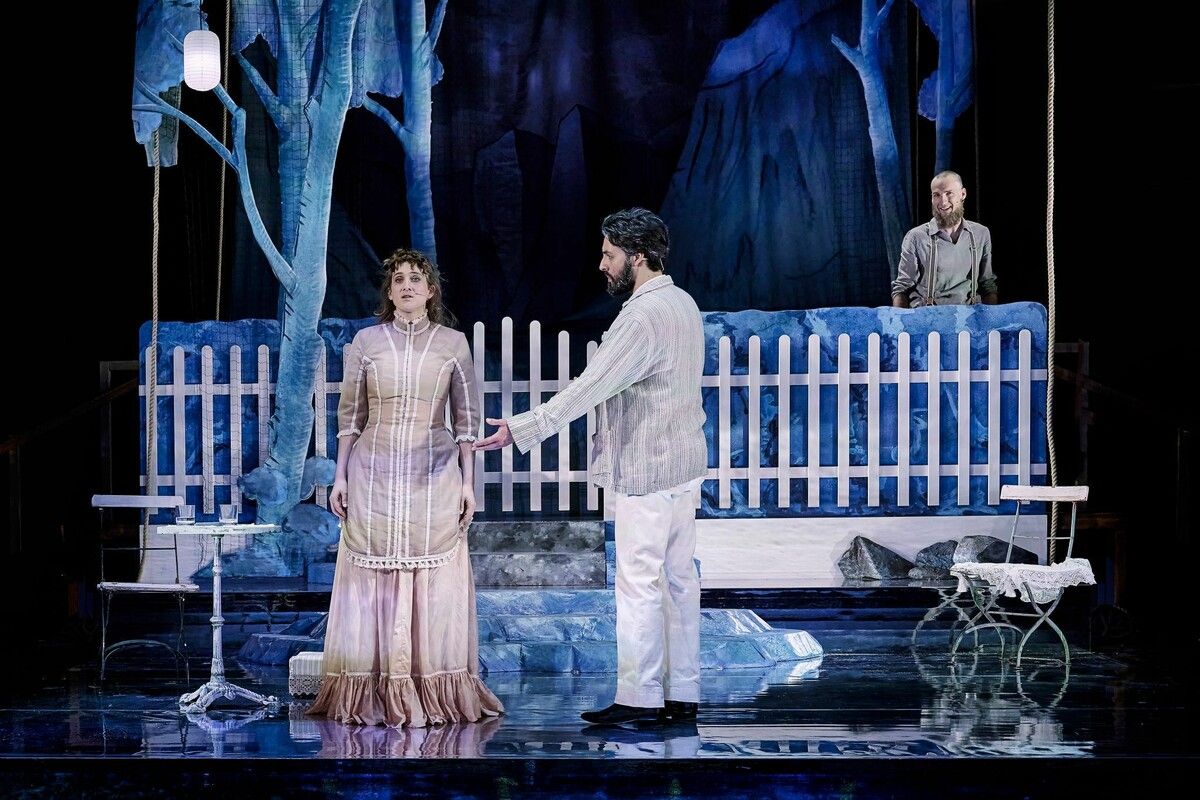 Eigentlich Tiefgründiges verkommt bei dieser Inszenierung phasenweise unfreiwillig zur Parodie.⇒Anja Köhler