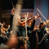 Gemeinsam hören, gemeinsam feiern