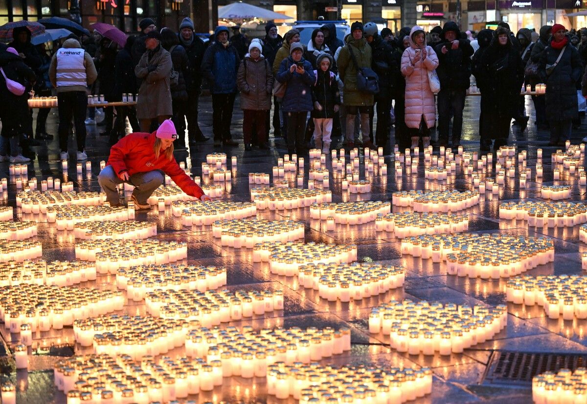 Eine Aktion in Wien nach vier Jahren russischer Invasion in der Ukraine.⇒APA 