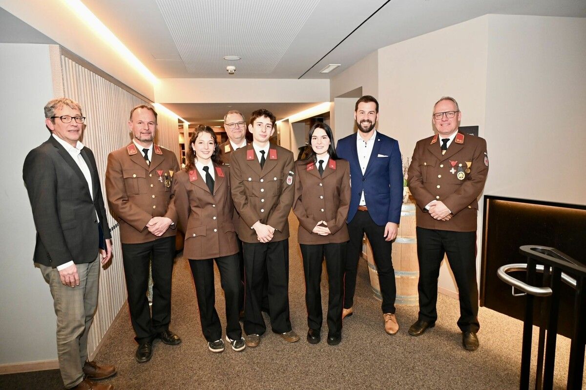 Estella Hillbrand, David Burtscher und Lena Zimmermann wurden angelobt.⇒DOB