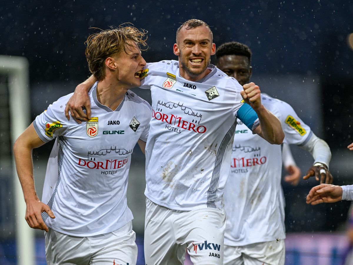 Altach bleibt 2026 ungeschlagen und Filip Milojevic (l.) feiert Premierentor. »C5