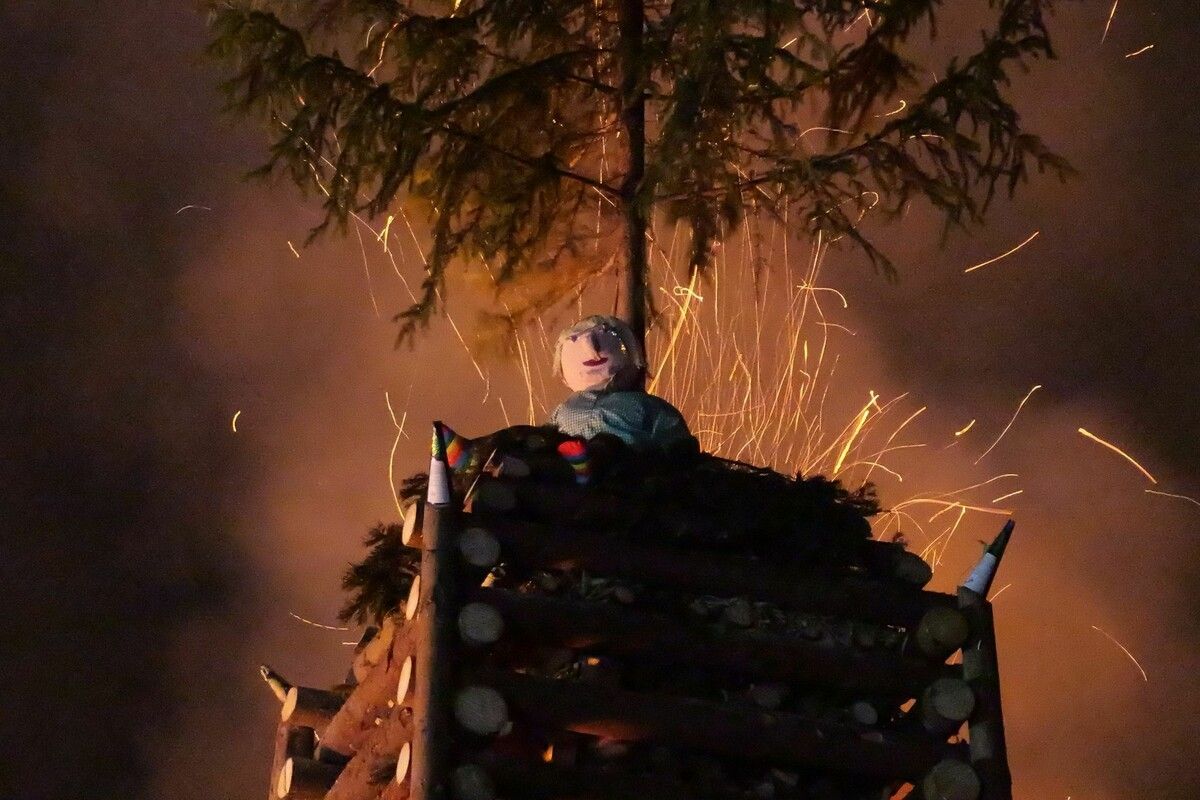 Frastafedner Jubiläumsfunken mit der Funkenhexe Margareta.⇒HE