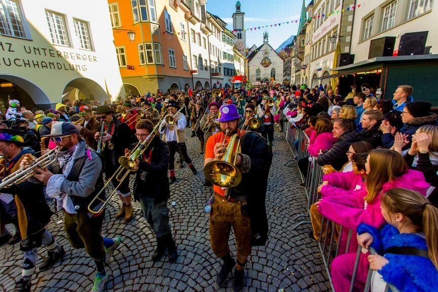 Ganz ohne Lärm geht es bei einem Faschingsumzug nicht. ⇒VN/Paulitsch