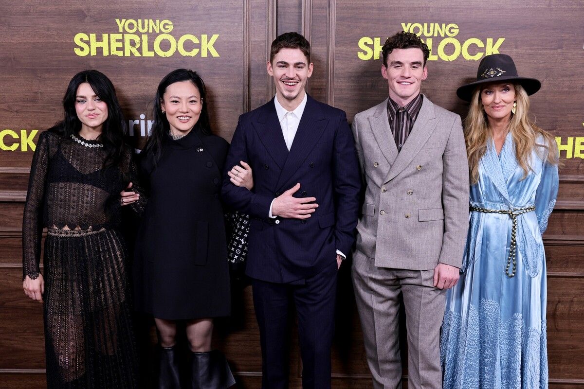 Holly Cattle, Zine Tseng, Hero Fiennes Tiffin, Donal Finn and Natascha McElhone. ⇒Theo Wargo/Getty Images/AFP