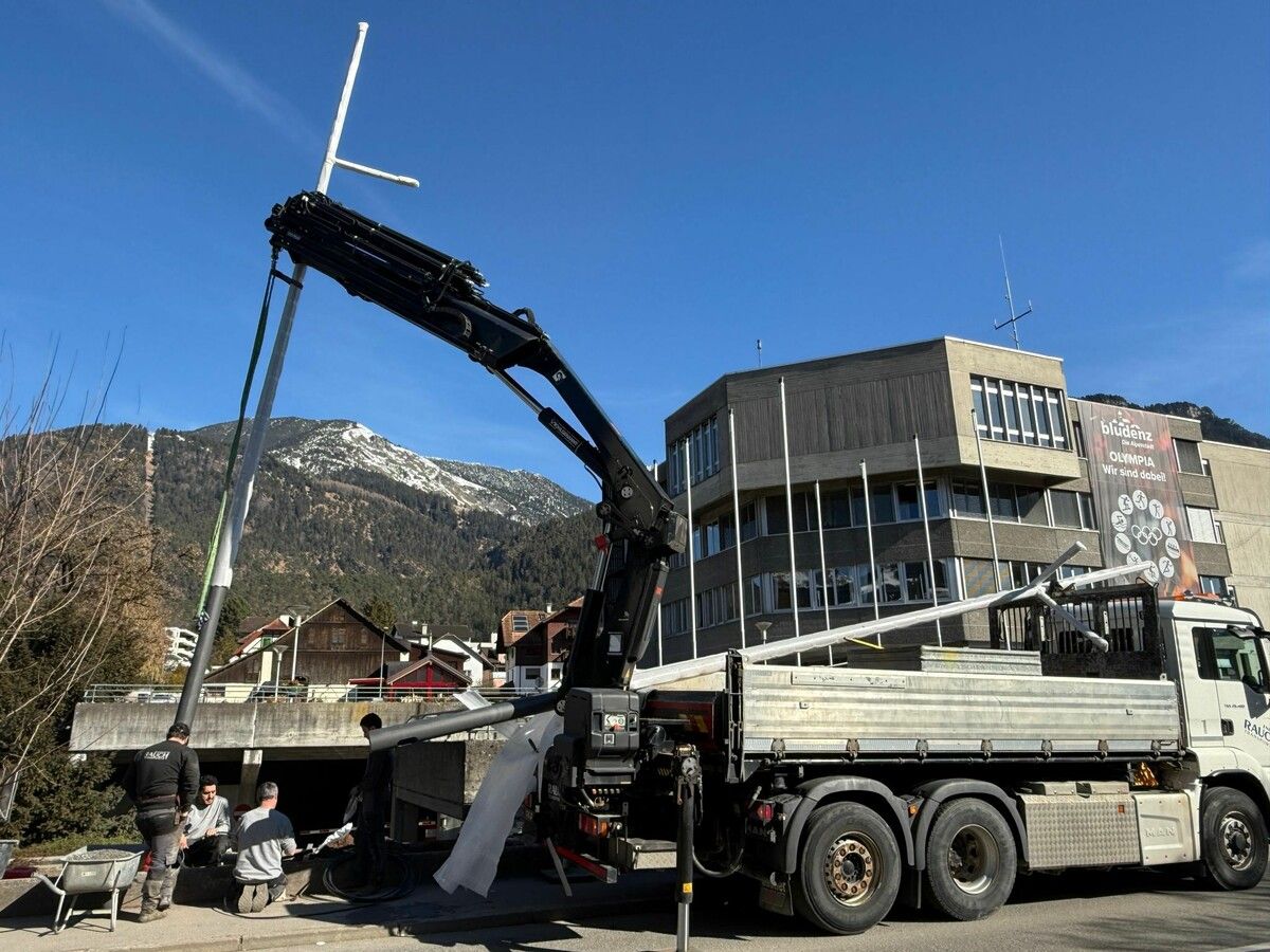 Im Bereich des Rathaus und der Werdenbergerstraße wird auf neue LED-Leuchtkörper umgerüstet. ⇒Stadt Bludenz