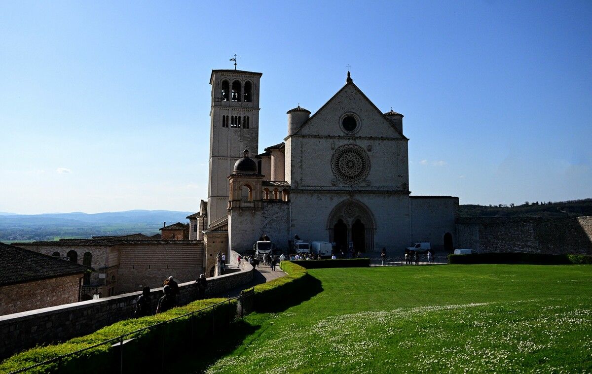 In der päpstlichen Basilika in Assisi werden die Reliquien zu sehen sein.⇒AFP