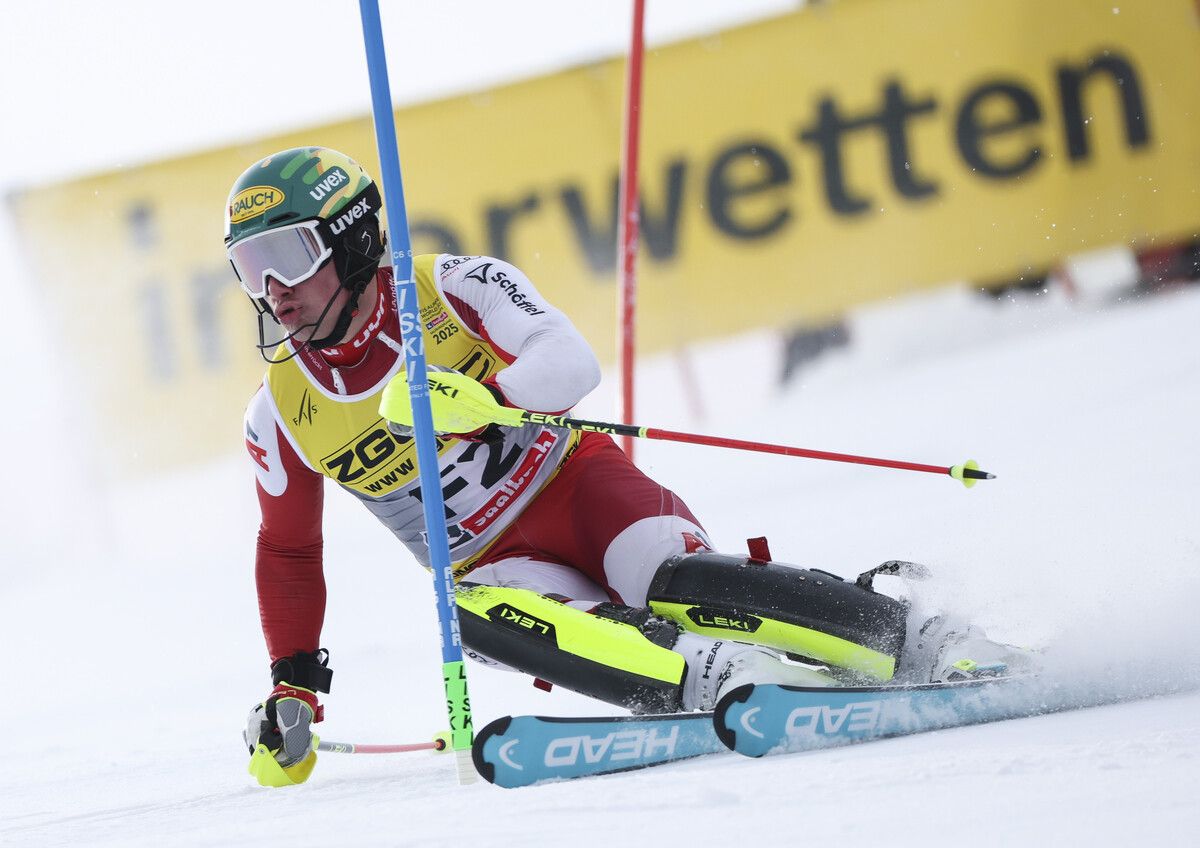 Jakob Greber gewann den ersten von zwei Slaloms in Zams.⇒gepa