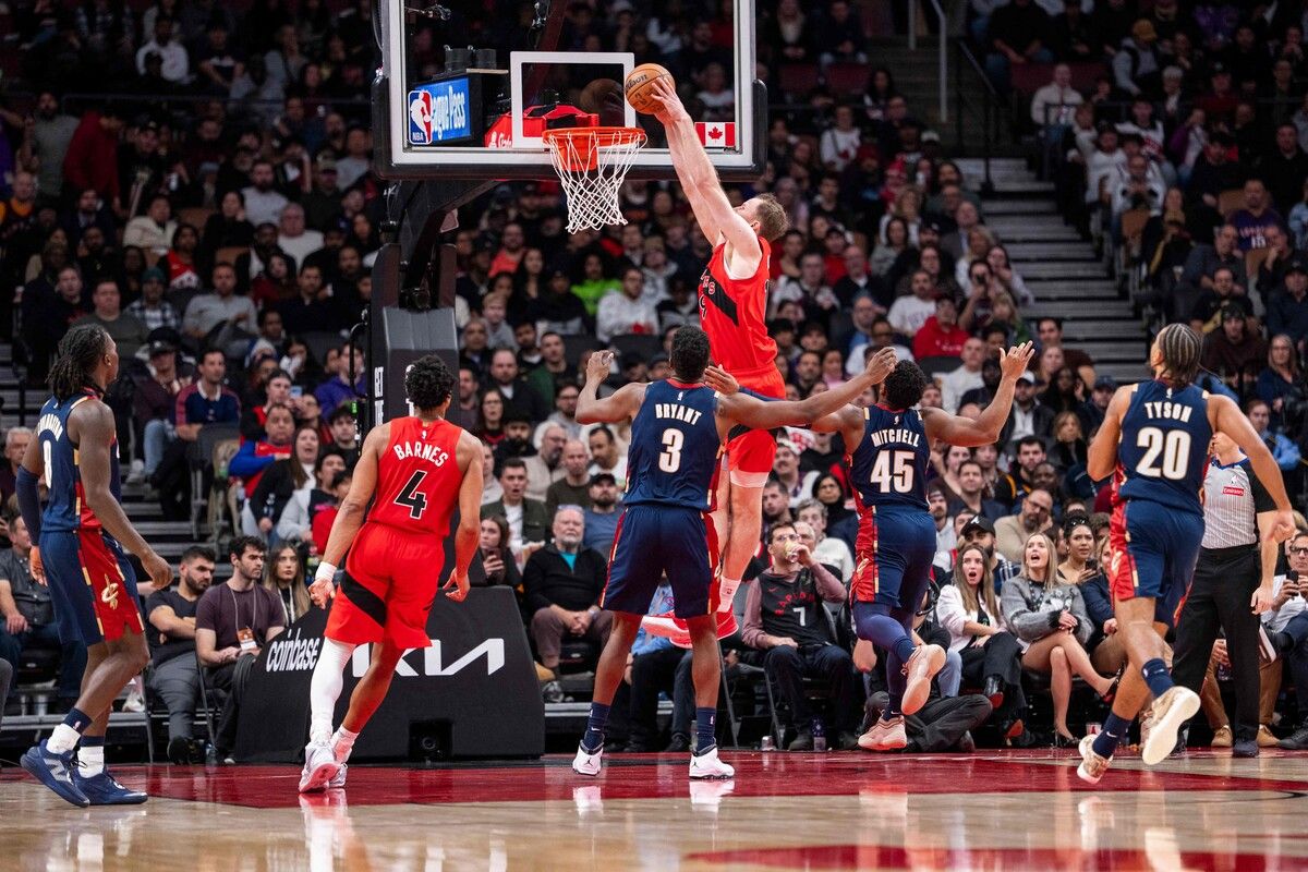Jakob Pöltl kehrte nach über sieben Wochen zurück auf den Court.⇒apa