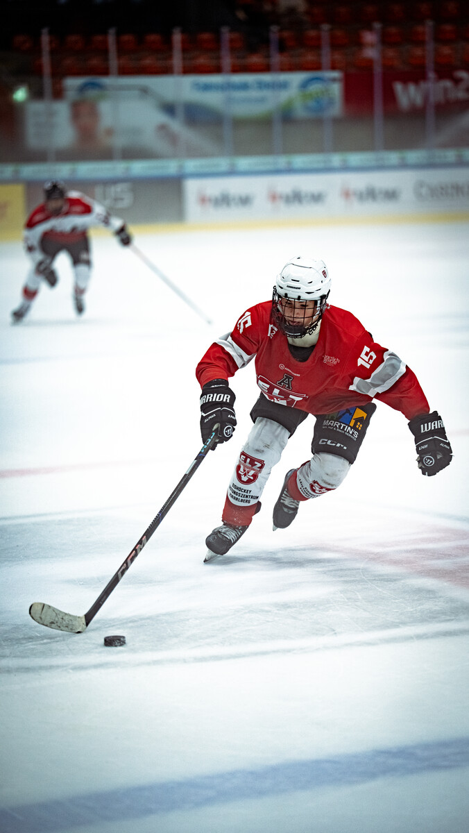 Jason Gesson, dessen Bruder Adrian für die RB Hockey Juniors spielt, ist Mitglied der neuen ELZ-U18-Mannschaft.⇒VEHV