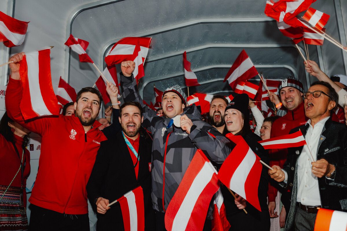 Jonas Müller sorgte bei seinem Einzug für einen Ausnahmezustand im Österreichhaus.⇒gepa/4