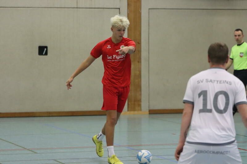 Julian Fleisch spielt im Frühjahr in Schwarzenberg, wo sein Vater Trainer ist.⇒Thomas Knobel